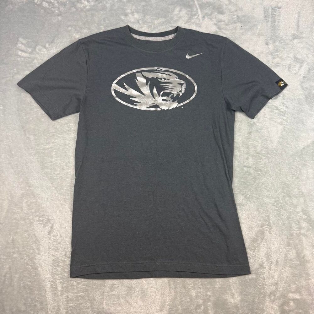 Nike Men's Grey and Black T-shirt